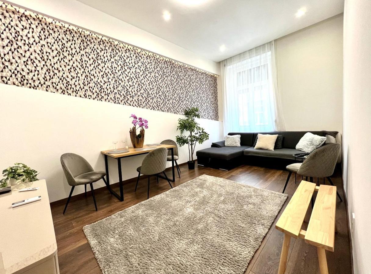 Wonderful Design Apartment In The City Centre 부다페스트 외부 사진